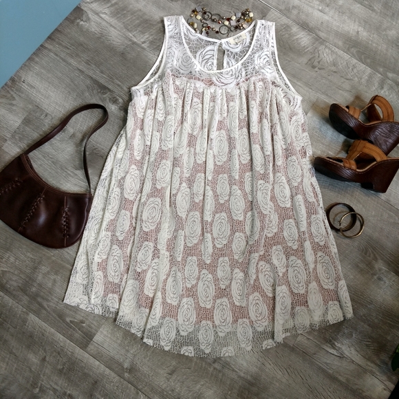 💜Host Pick💜 Umgee White floral lace dress - Picture 3 of 8